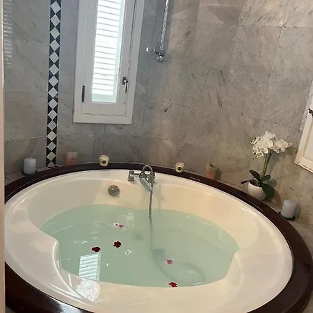 La Tosca Private Heated Pool アデヘ